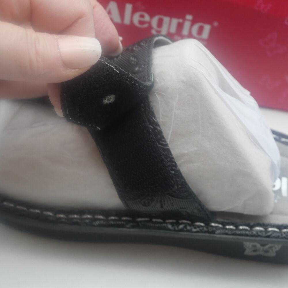 NEW Alegria Women's 8.5-9 Carina Thong Sandals Hello Doily BLACK Size 38 - Picture 7 of 16